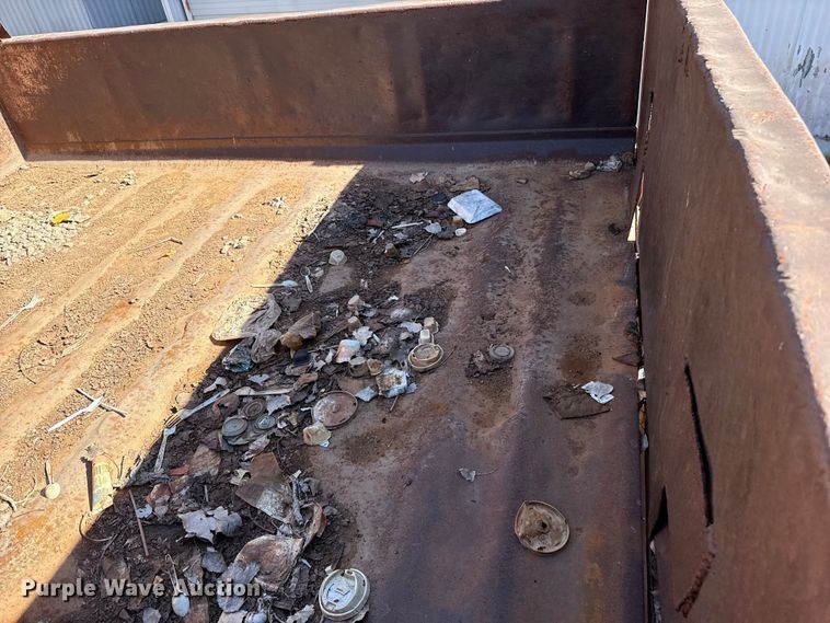 image for item EU5431 2000 Ford F-750 dump truck