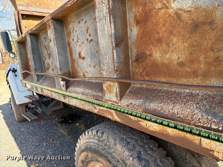 image for item EU5431 2000 Ford F-750 dump truck