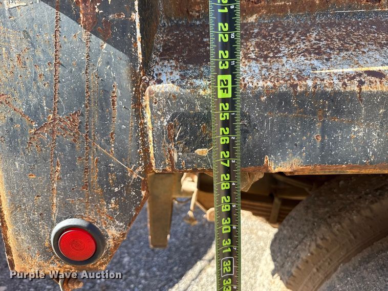 image for item EU5431 2000 Ford F-750 dump truck