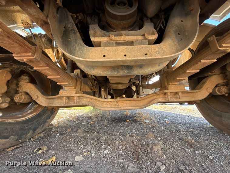 image for item EU5431 2000 Ford F-750 dump truck