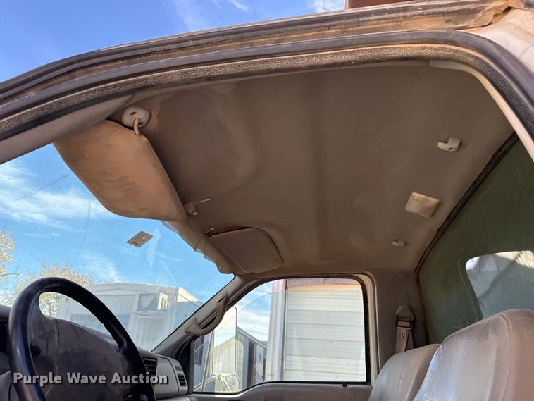 image for item EU5431 2000 Ford F-750 dump truck