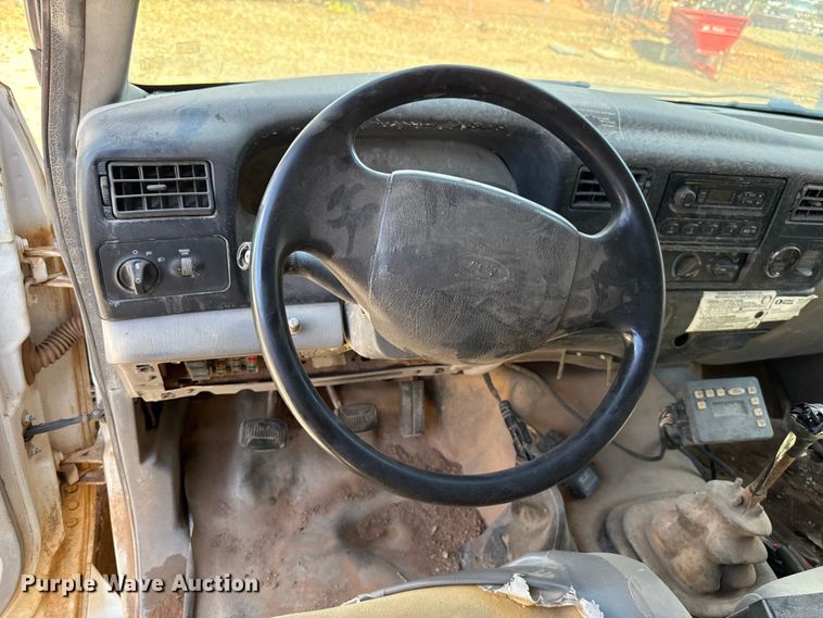 image for item EU5431 2000 Ford F-750 dump truck