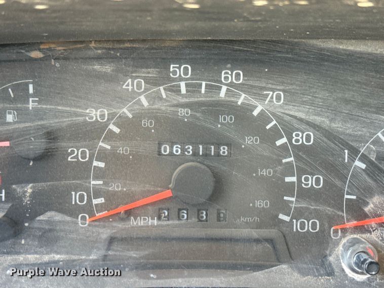 image for item EU5431 2000 Ford F-750 dump truck