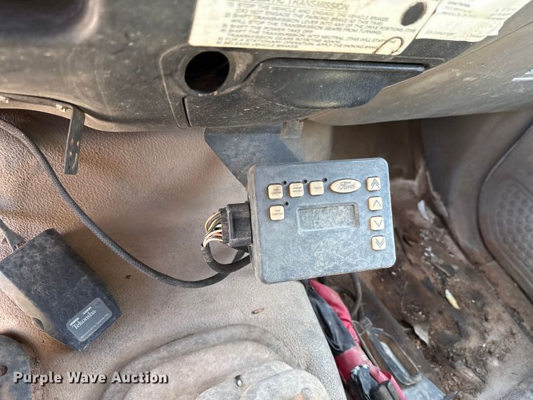 image for item EU5431 2000 Ford F-750 dump truck