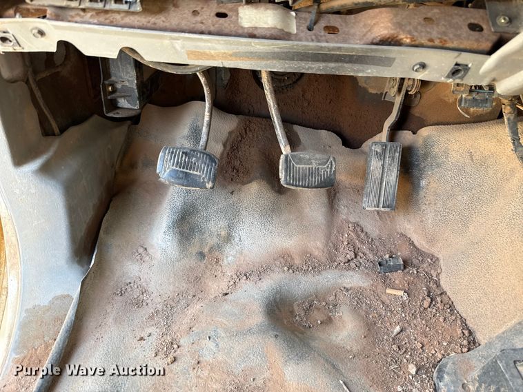 image for item EU5431 2000 Ford F-750 dump truck