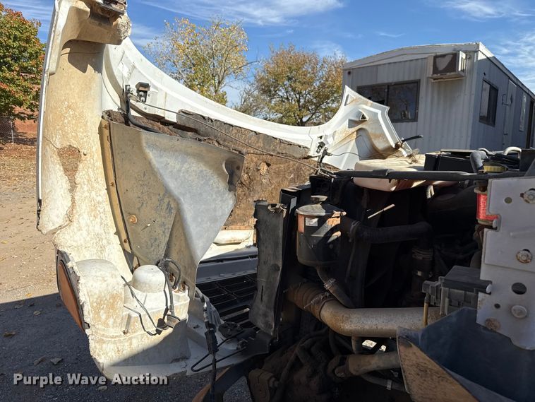 image for item EU5431 2000 Ford F-750 dump truck