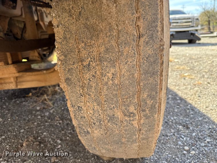 image for item EU5431 2000 Ford F-750 dump truck