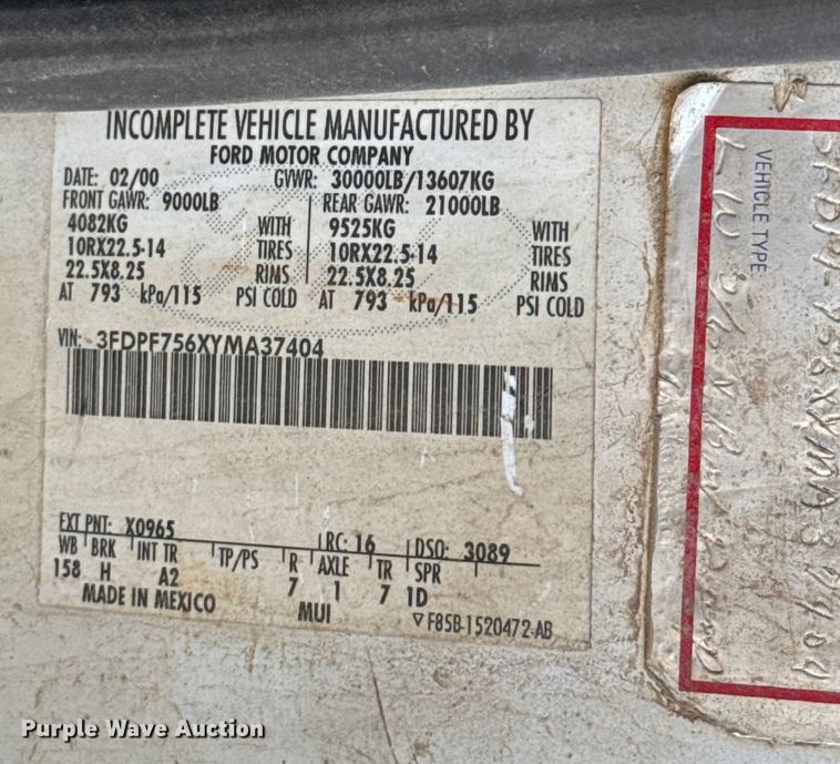 image for item EU5431 2000 Ford F-750 dump truck