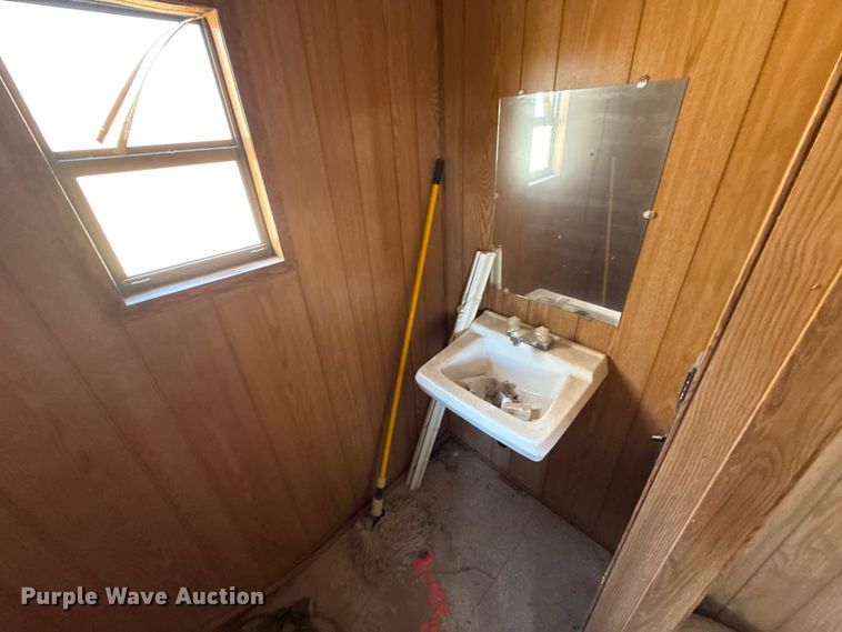 image for item EU5432 2006 Cojac 832D6L mobile office