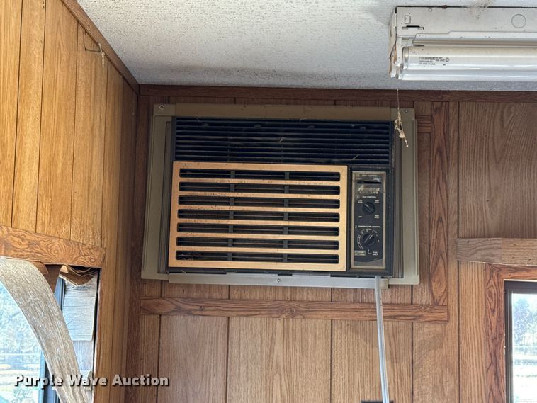 image for item EU5432 2006 Cojac 832D6L mobile office