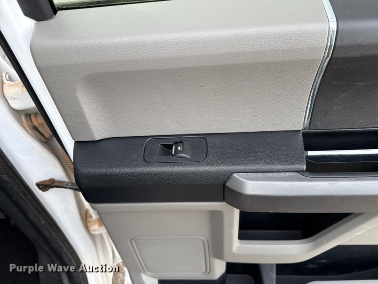 image for item EU5446 2020 Ford F150 SuperCrew pickup truck