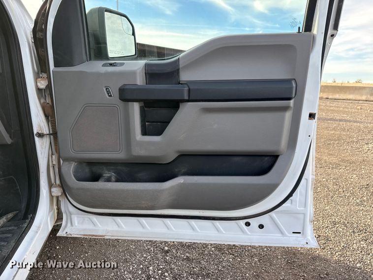 image for item EU5447 2018 Ford F150 SuperCrew pickup truck