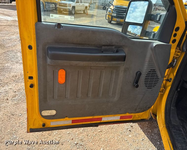 image for item EU5461 2015 Ford F350 Super Duty utility bed pickup truck