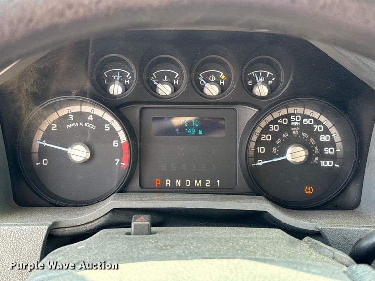 image for item EU5461 2015 Ford F350 Super Duty utility bed pickup truck