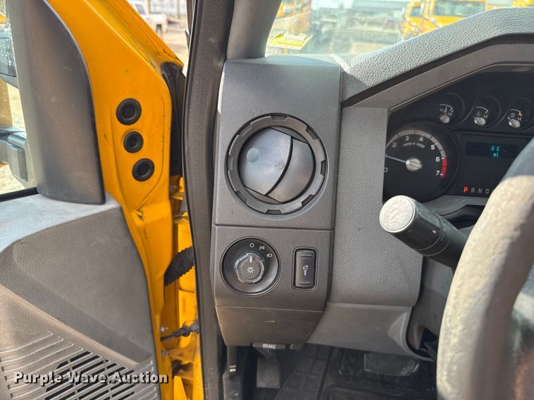 image for item EU5461 2015 Ford F350 Super Duty utility bed pickup truck