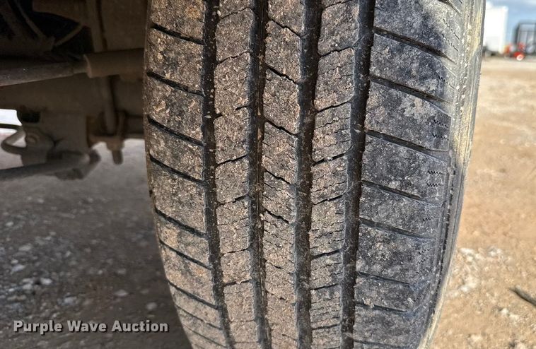 image for item EU5461 2015 Ford F350 Super Duty utility bed pickup truck