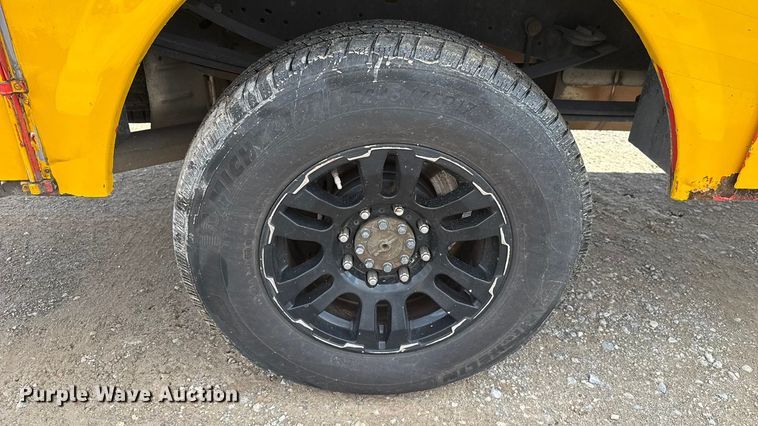 image for item EU5461 2015 Ford F350 Super Duty utility bed pickup truck