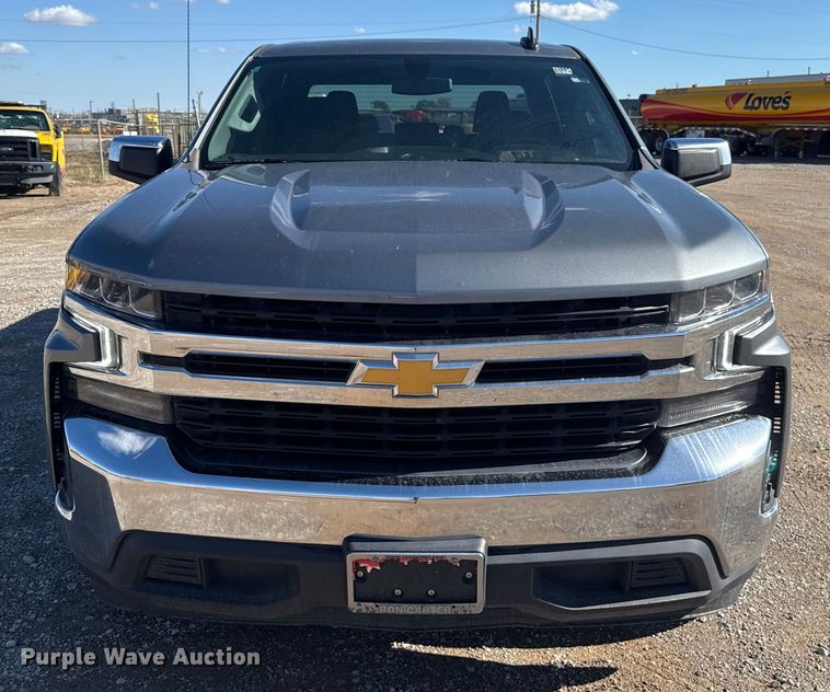 image for item EU5462 2022 Chevrolet Silverado 1500 Crew Cab pickup truck