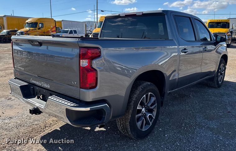 image for item EU5462 2022 Chevrolet Silverado 1500 Crew Cab pickup truck