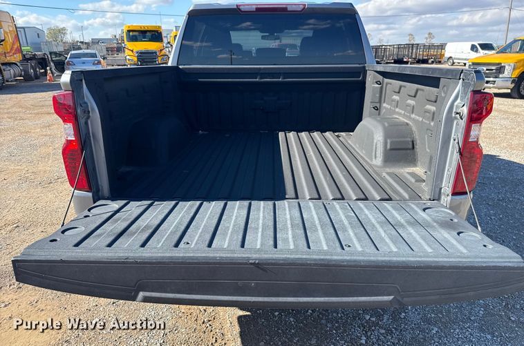 image for item EU5462 2022 Chevrolet Silverado 1500 Crew Cab pickup truck