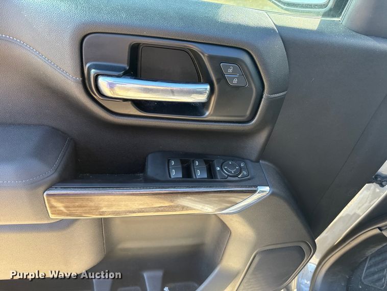 image for item EU5462 2022 Chevrolet Silverado 1500 Crew Cab pickup truck