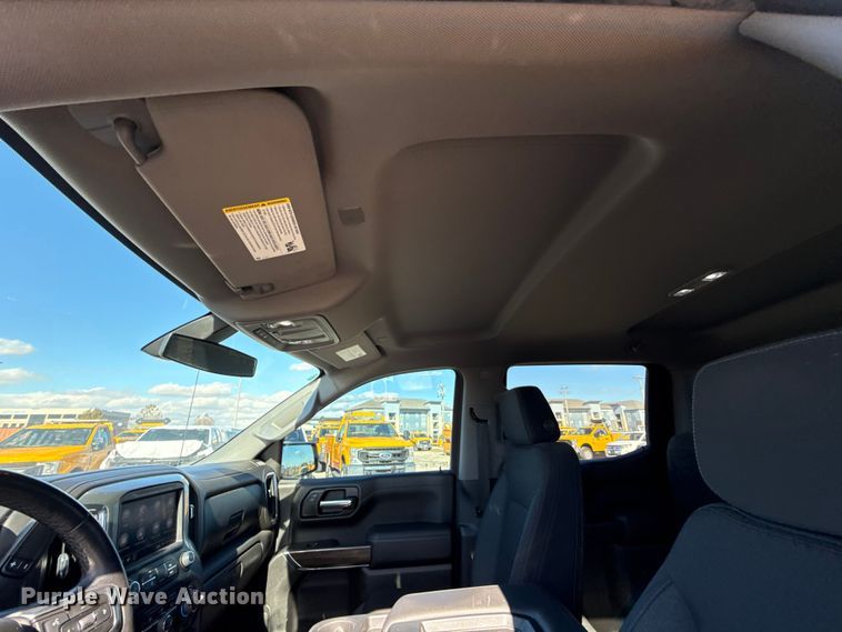 image for item EU5462 2022 Chevrolet Silverado 1500 Crew Cab pickup truck