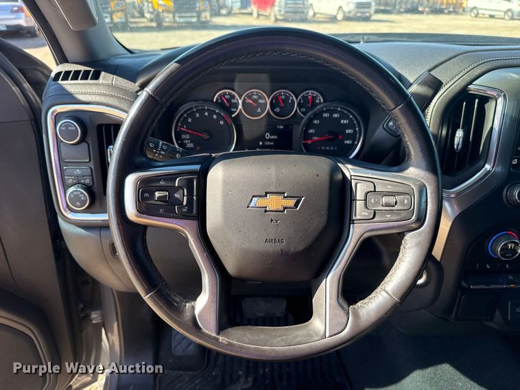 image for item EU5462 2022 Chevrolet Silverado 1500 Crew Cab pickup truck