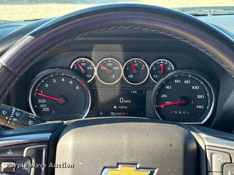 image for item EU5462 2022 Chevrolet Silverado 1500 Crew Cab pickup truck