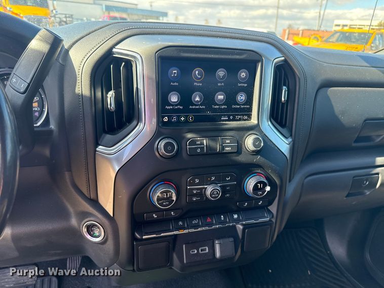 image for item EU5462 2022 Chevrolet Silverado 1500 Crew Cab pickup truck