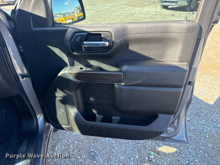 image for item EU5462 2022 Chevrolet Silverado 1500 Crew Cab pickup truck