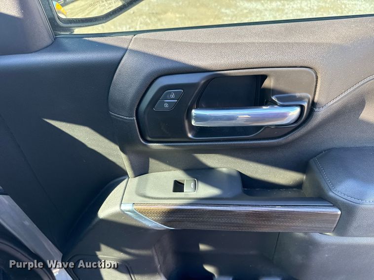 image for item EU5462 2022 Chevrolet Silverado 1500 Crew Cab pickup truck