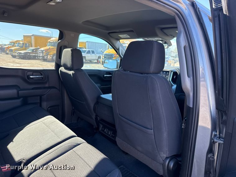 image for item EU5462 2022 Chevrolet Silverado 1500 Crew Cab pickup truck