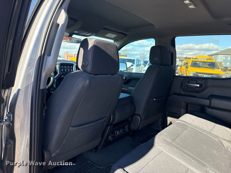 image for item EU5462 2022 Chevrolet Silverado 1500 Crew Cab pickup truck