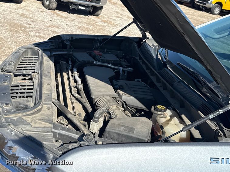 image for item EU5462 2022 Chevrolet Silverado 1500 Crew Cab pickup truck