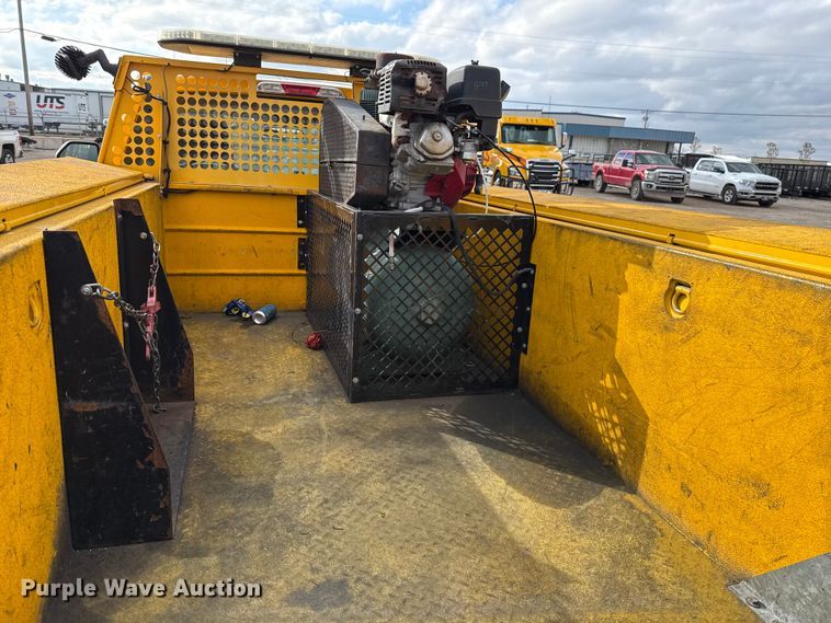 image for item EU5463 2019 Ford F350 Super Duty utility bed pickup truck