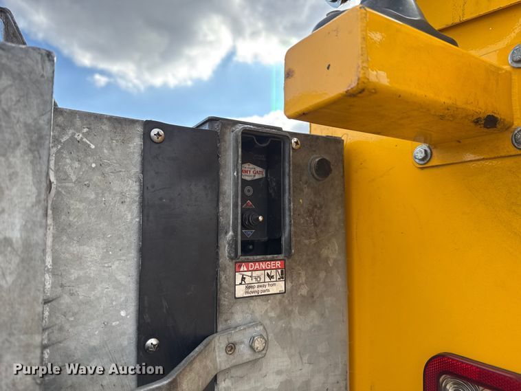 image for item EU5463 2019 Ford F350 Super Duty utility bed pickup truck