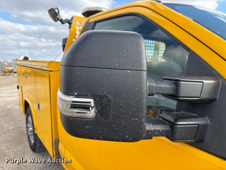 image for item EU5463 2019 Ford F350 Super Duty utility bed pickup truck