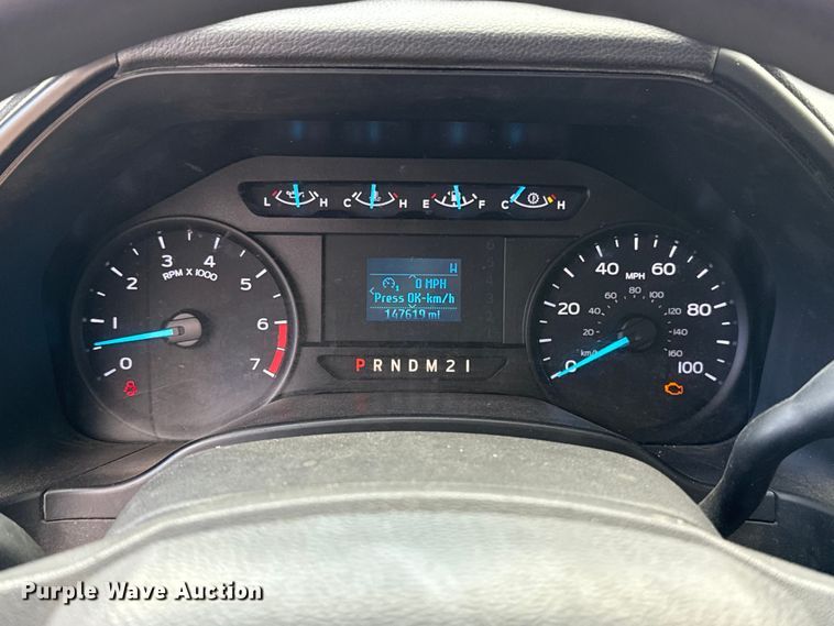 image for item EU5463 2019 Ford F350 Super Duty utility bed pickup truck