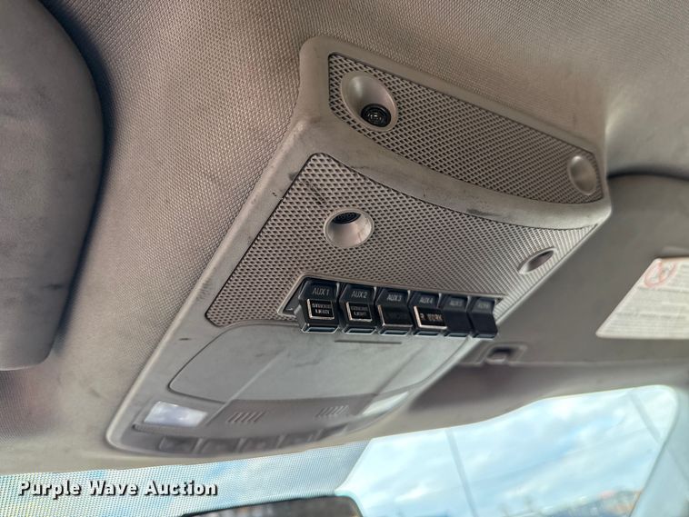 image for item EU5463 2019 Ford F350 Super Duty utility bed pickup truck