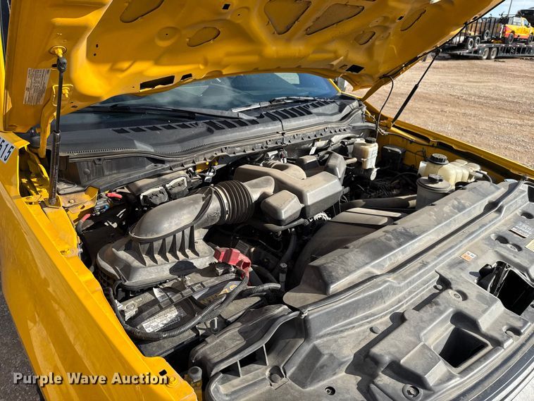 image for item EU5463 2019 Ford F350 Super Duty utility bed pickup truck