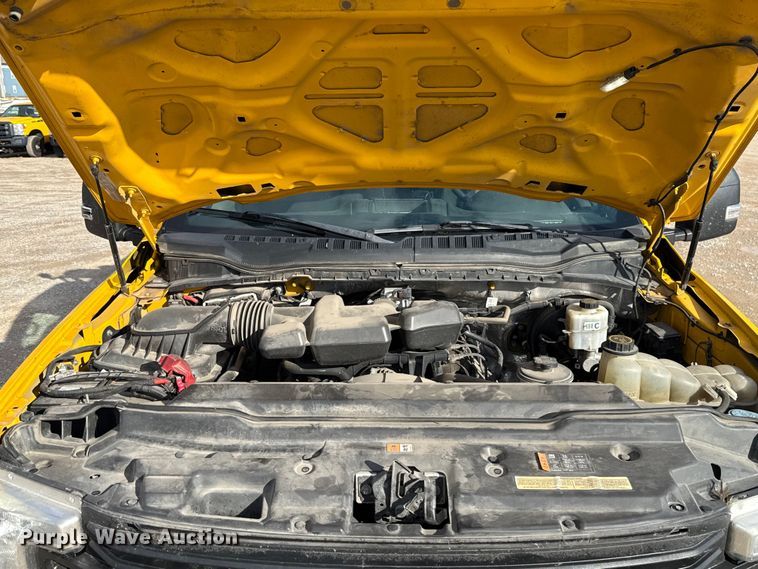 image for item EU5463 2019 Ford F350 Super Duty utility bed pickup truck