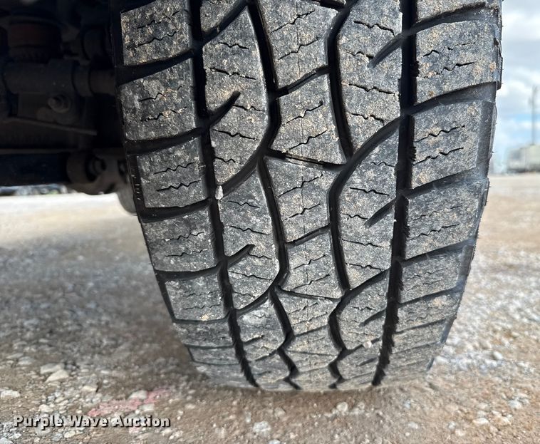 image for item EU5463 2019 Ford F350 Super Duty utility bed pickup truck