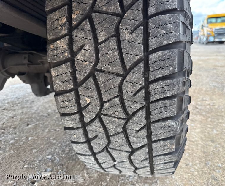 image for item EU5463 2019 Ford F350 Super Duty utility bed pickup truck