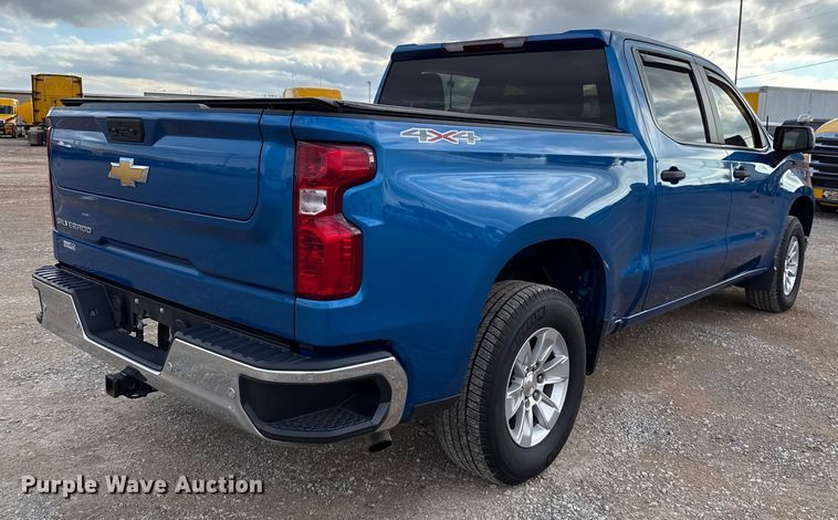 image for item EU5464 2022 Chevrolet Silverado 1500 Crew Cab pickup truck