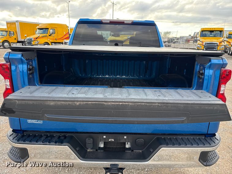 image for item EU5464 2022 Chevrolet Silverado 1500 Crew Cab pickup truck