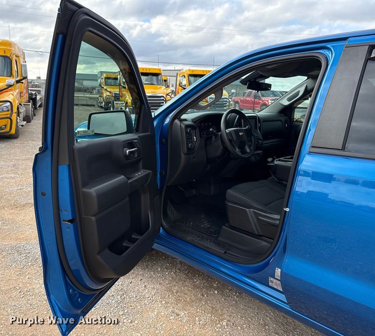image for item EU5464 2022 Chevrolet Silverado 1500 Crew Cab pickup truck
