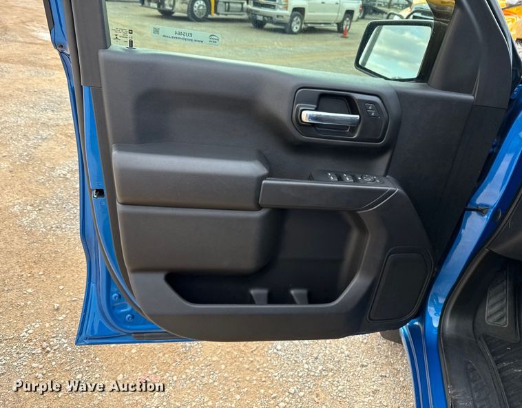 image for item EU5464 2022 Chevrolet Silverado 1500 Crew Cab pickup truck