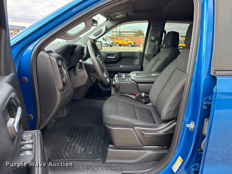 image for item EU5464 2022 Chevrolet Silverado 1500 Crew Cab pickup truck