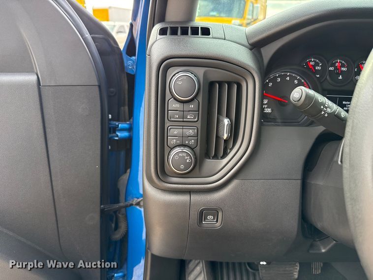 image for item EU5464 2022 Chevrolet Silverado 1500 Crew Cab pickup truck