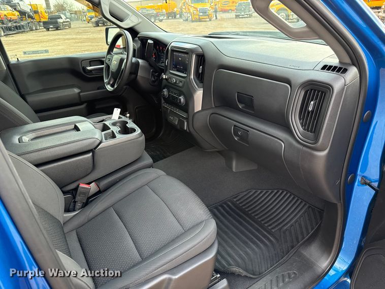 image for item EU5464 2022 Chevrolet Silverado 1500 Crew Cab pickup truck